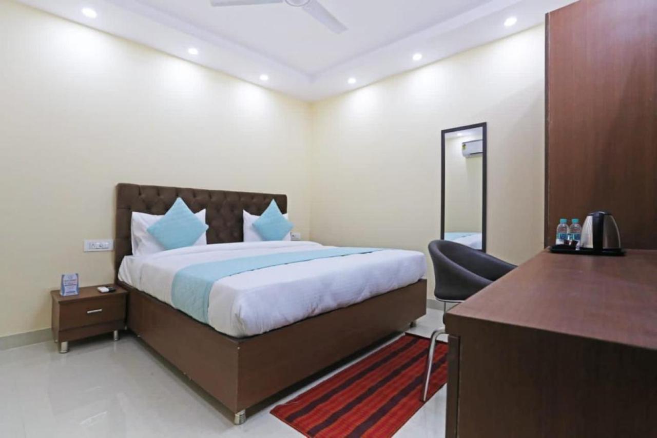 Hotel Mannat Bhera Enclave New Delhi Exterior photo